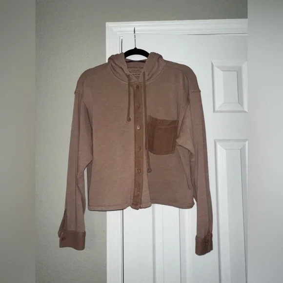 AE Cropped Button Down Hoodie - Picture 2 of 13